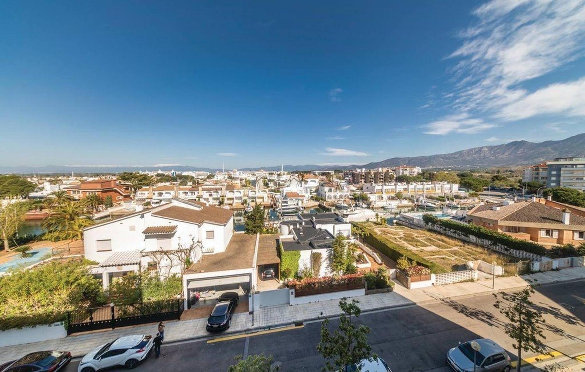 Apartamento En Roses Con Vistas Al Canal Y Piscina מראה חיצוני תמונה