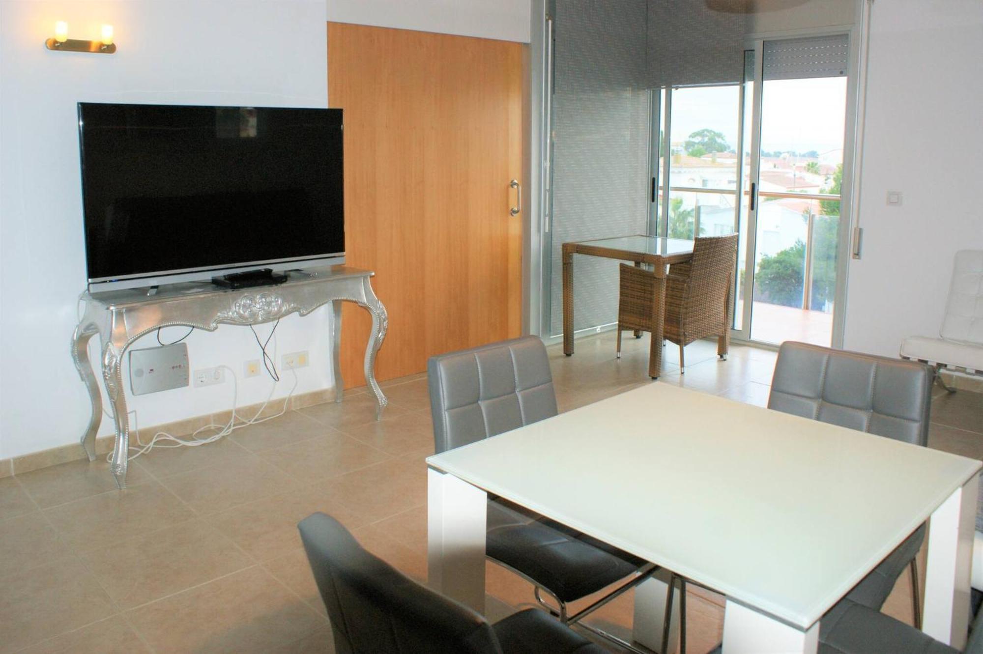 Apartamento En Roses Con Vistas Al Canal Y Piscina מראה חיצוני תמונה